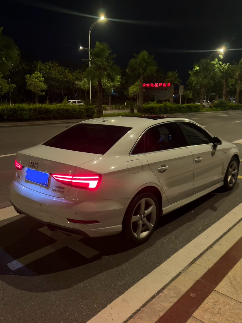 Audi A3 2018 car image #7