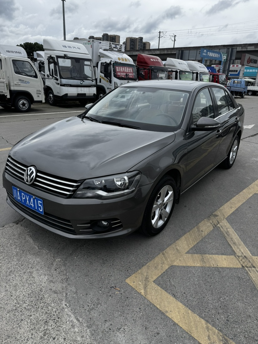 Volkswagen Bora 2016 car image 
