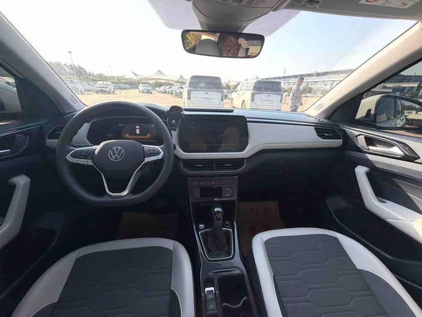 Volkswagen Tharu 2026 car image #6