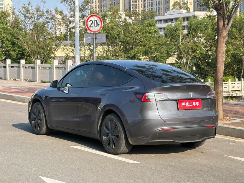 Tesla Model Y 2023 car image #7