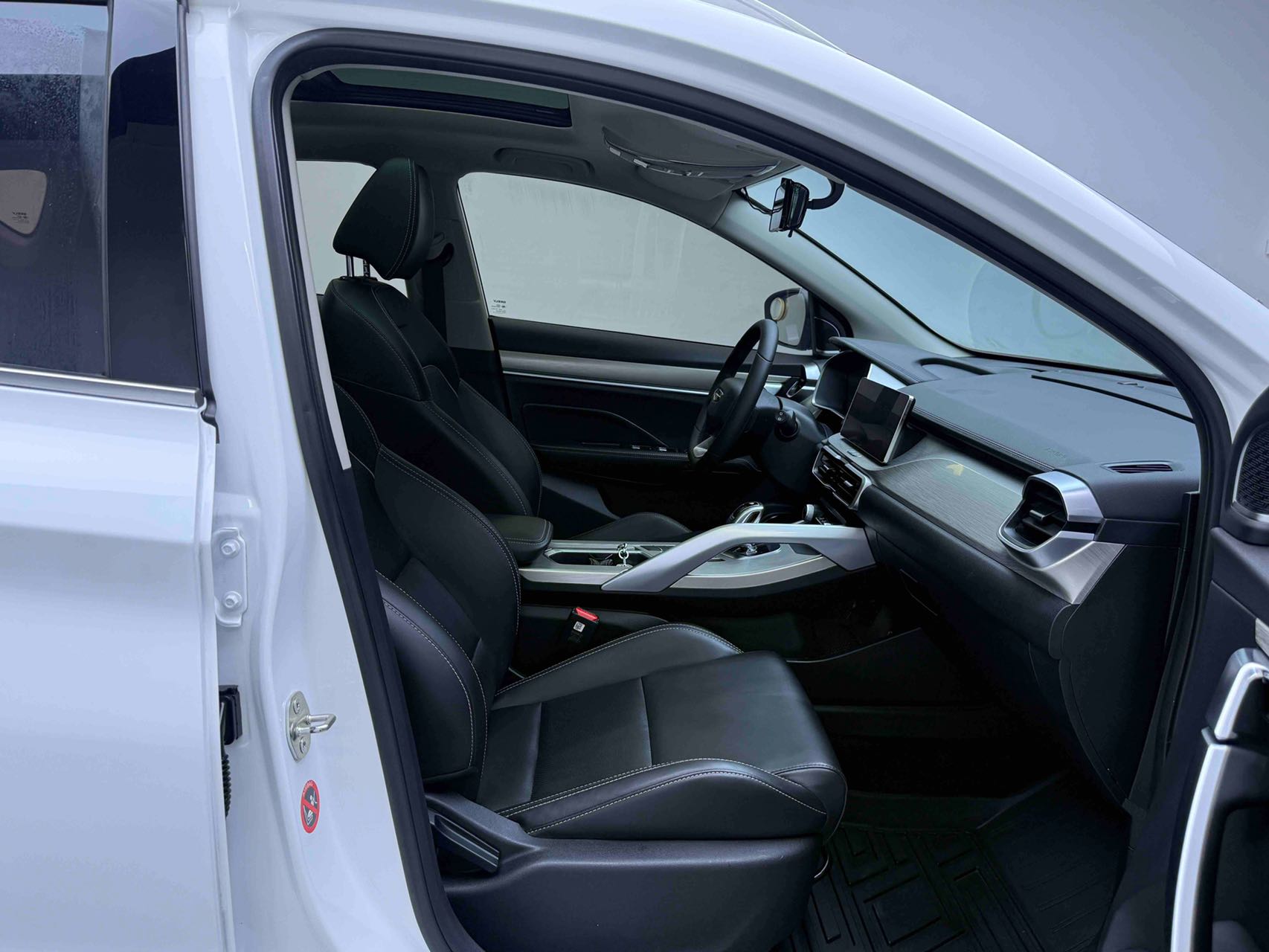 GEELY Coolray 2020 car image #6