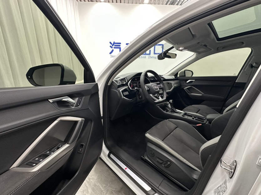 Audi Q3 2023 immagine di auto #7
