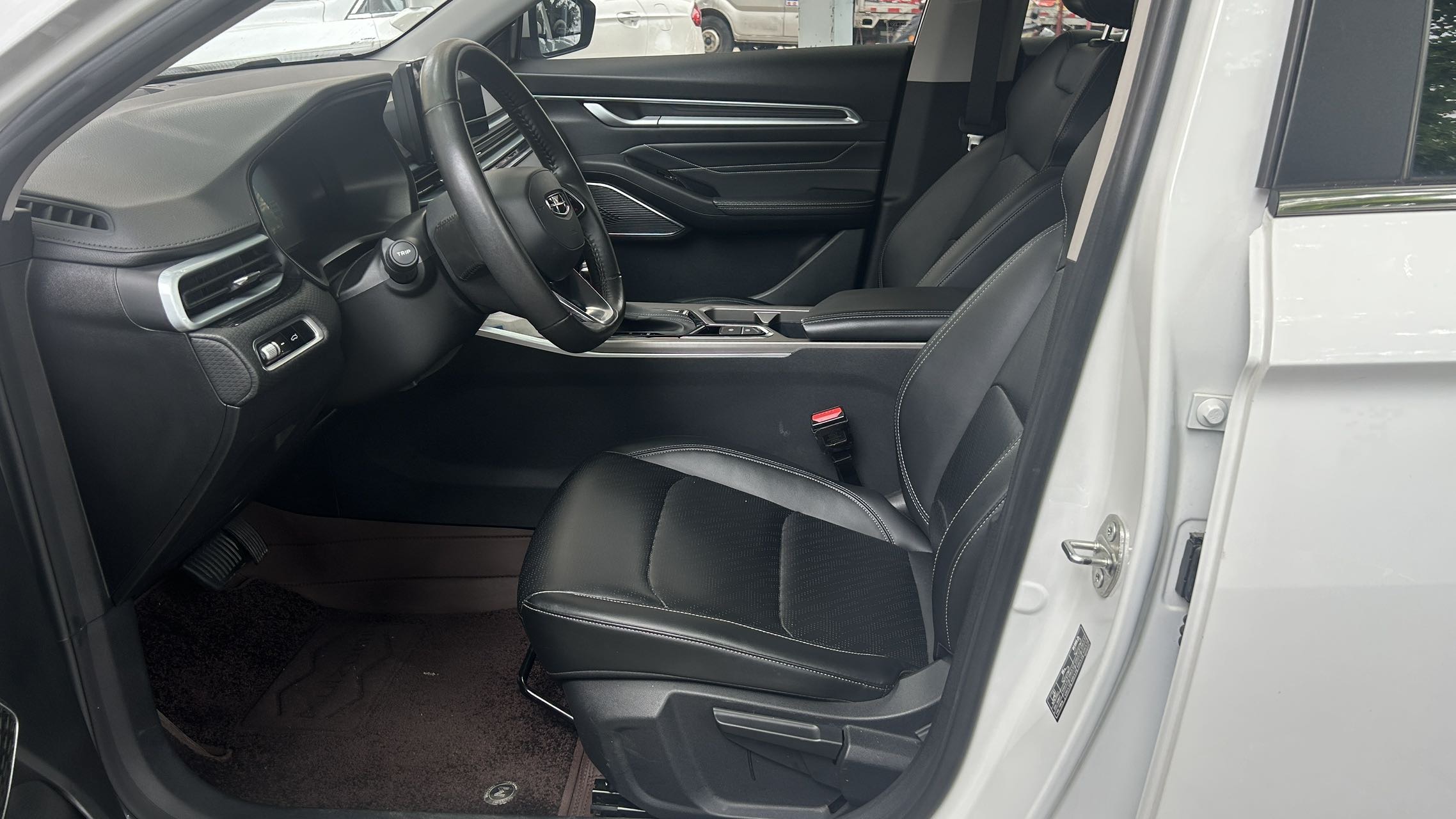GEELY Emgrand 2022 car image #3