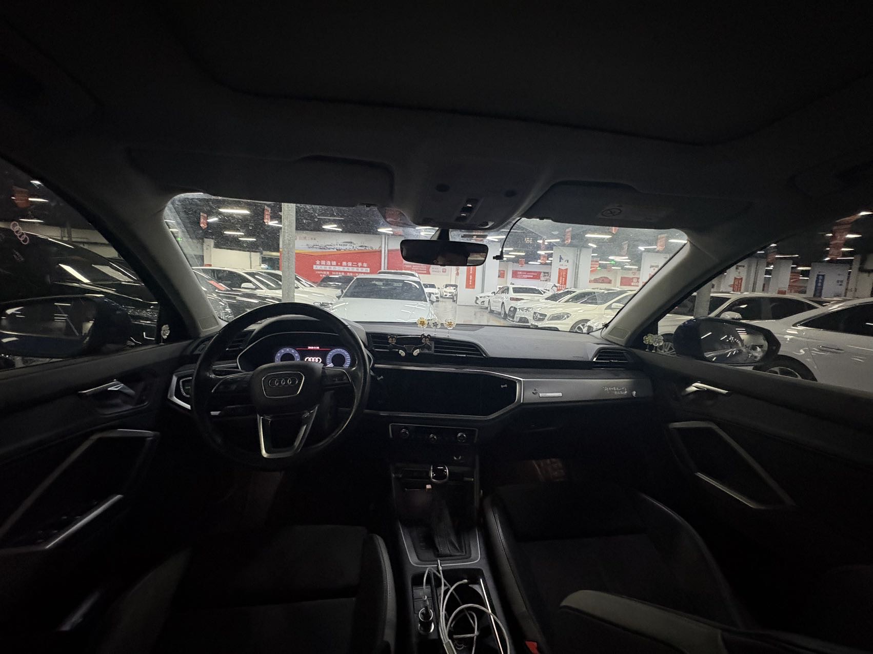 Audi Q3 2021 car image #6