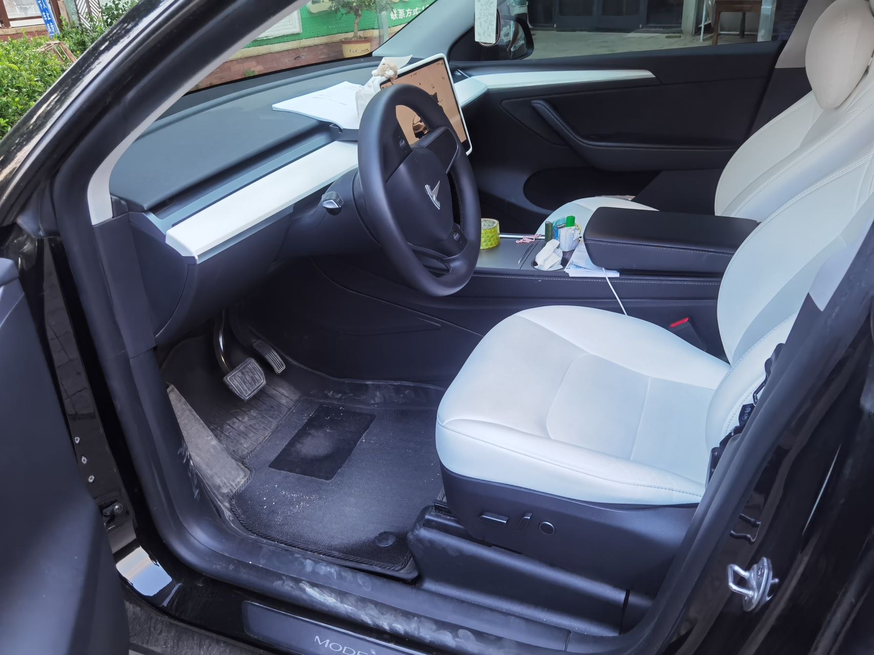 Tesla Model Y 2023 #3 Tesla Model Y 2023 car image #3