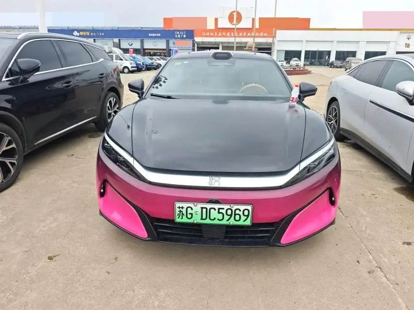 BYD HanL 2025 صورة سيارة #2