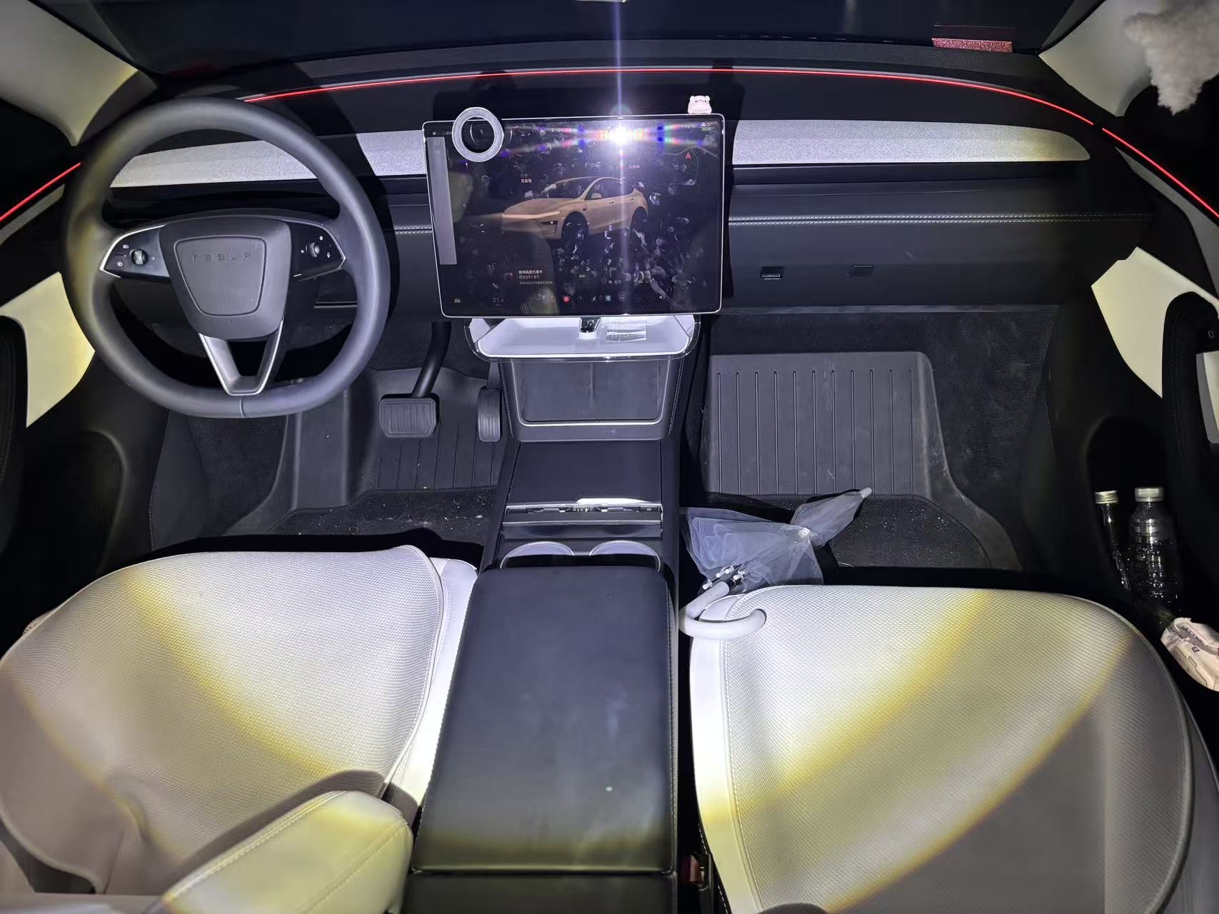 Tesla Model Y 2025 #10 Tesla Model Y 2025 car image #10