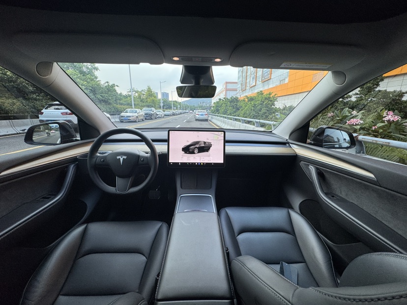 Tesla Model Y 2023 #6 Tesla Model Y 2023 car image #6