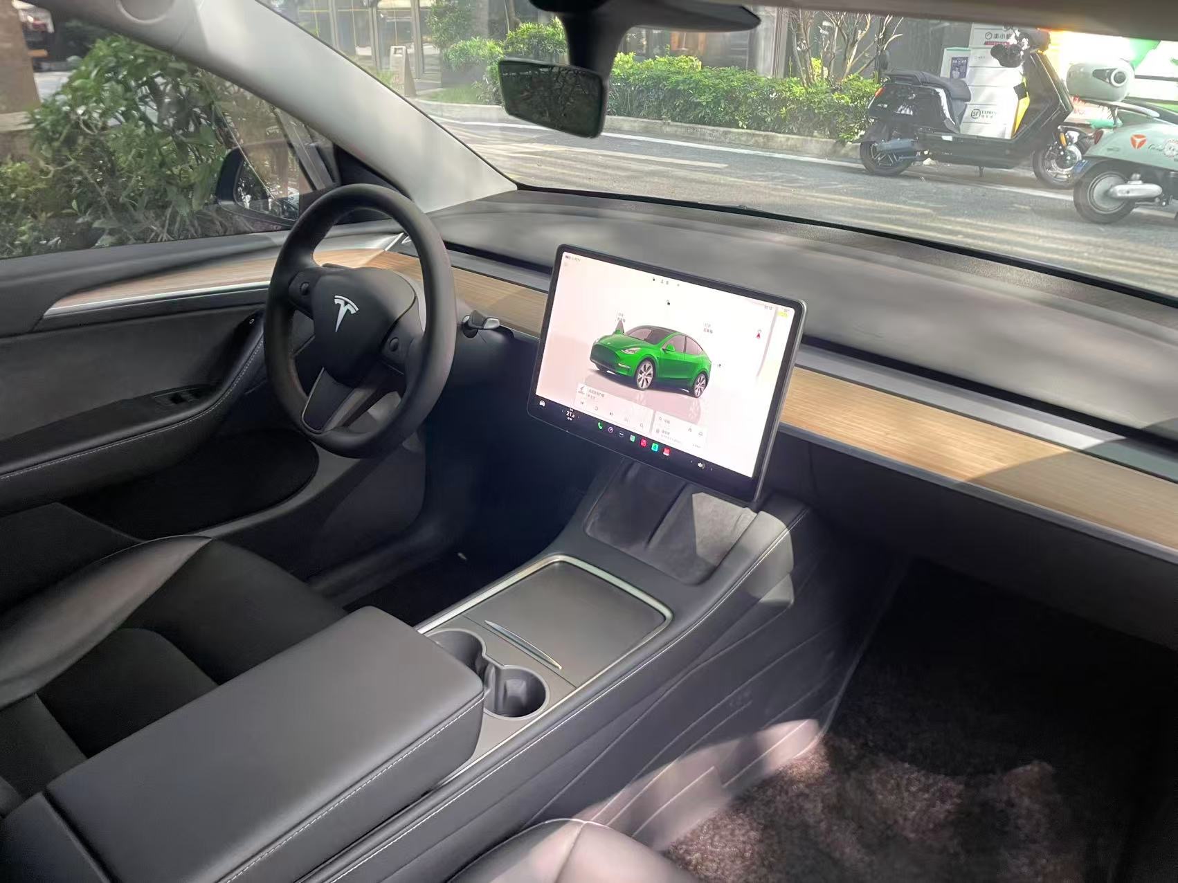 Tesla Model Y 2022 #6 Tesla Model Y 2022 car image #6
