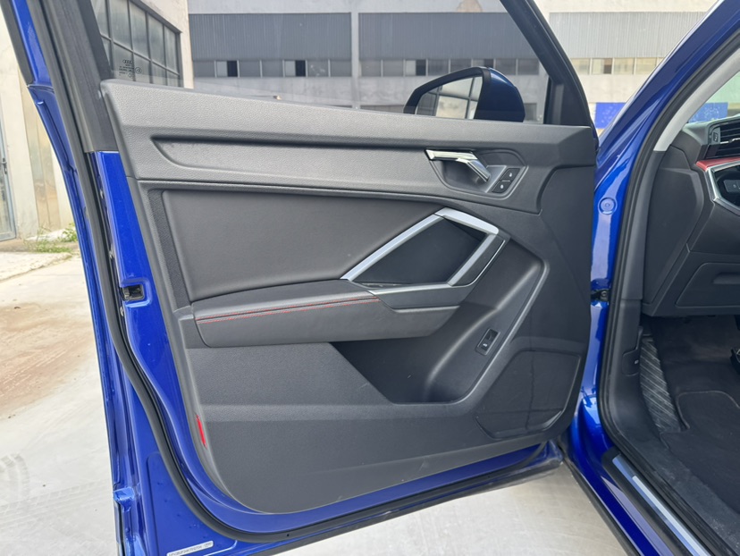 Audi Q3 2019 #13 Audi Q3 2019 car image #13
