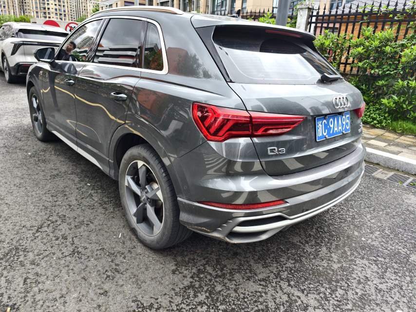 Audi Q3 2021 car image #7