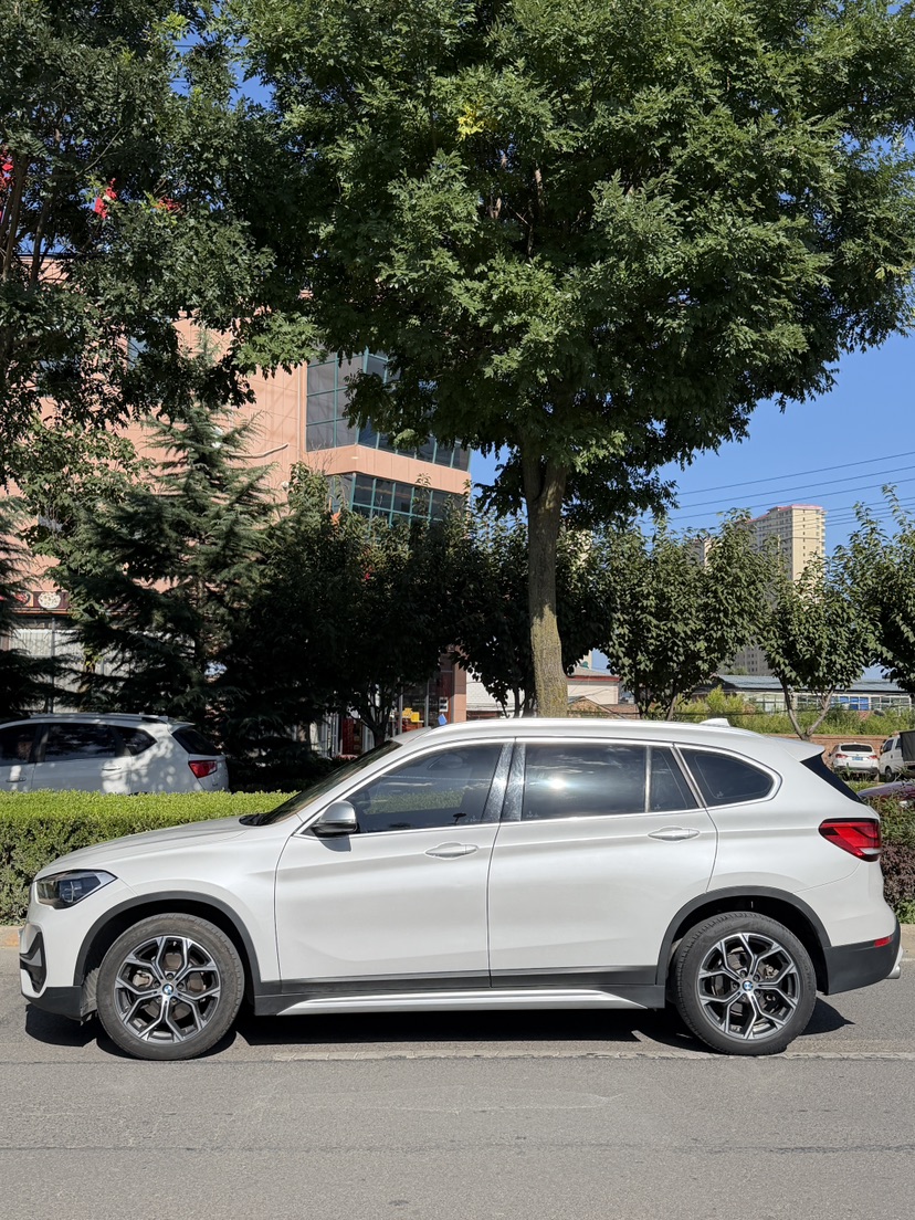 BMW X1 2021 صورة سيارة #4