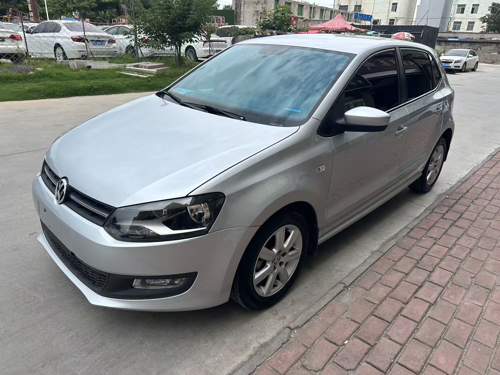 Volkswagen Polo 2013 Volkswagen Polo 2013 car image
