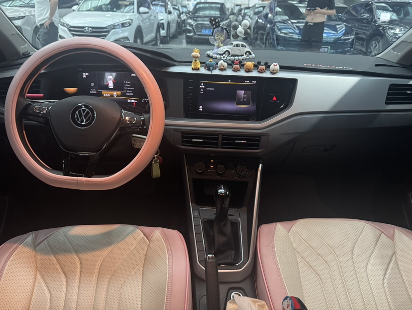 Volkswagen Polo 2023 car image #8