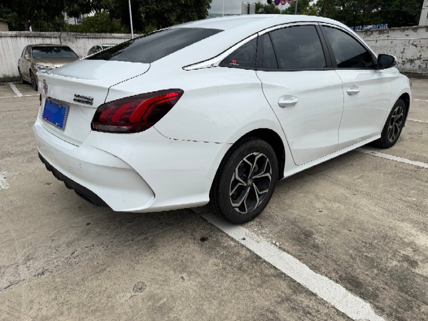 MG 5 2025 imagen de coche #9