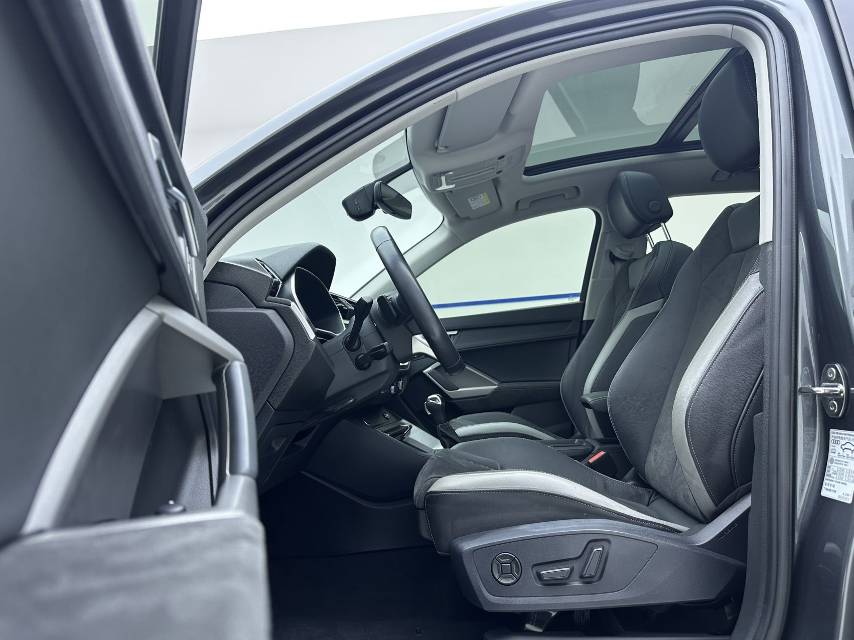 Audi Q3 2022 car image #7