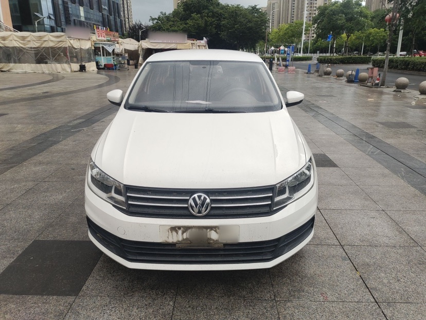 Volkswagen Santana 2017 car image #2