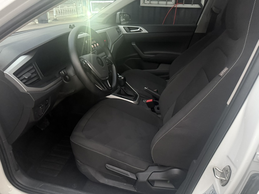 Volkswagen Polo 2024 car image #2