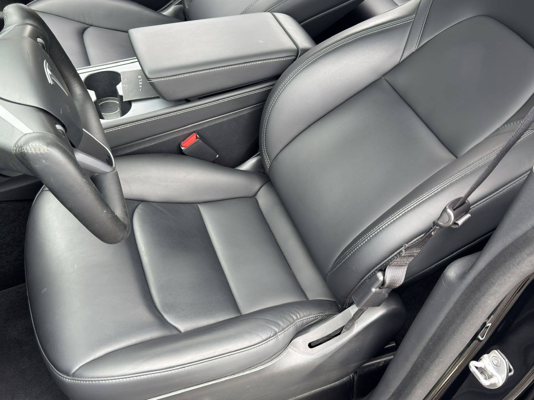 Tesla Model Y 2022 car image #8