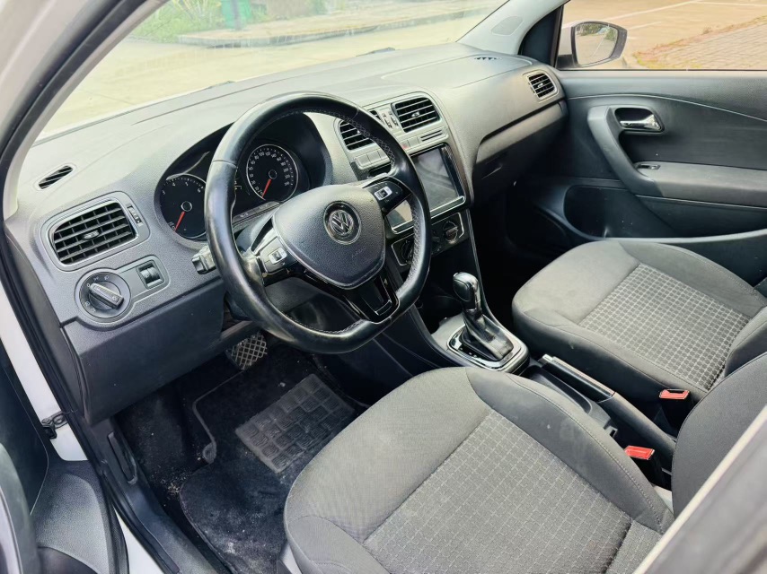 Volkswagen Polo 2016 car image #5