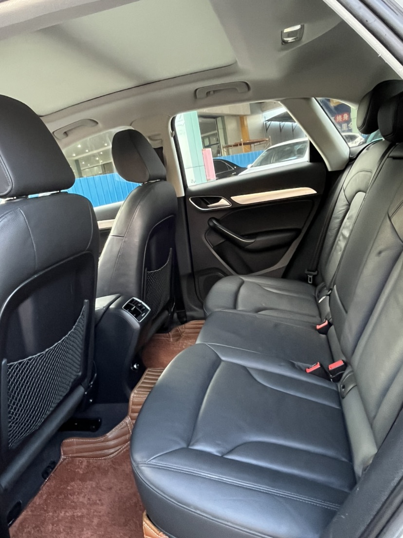 Audi Q3 2016 car image #5