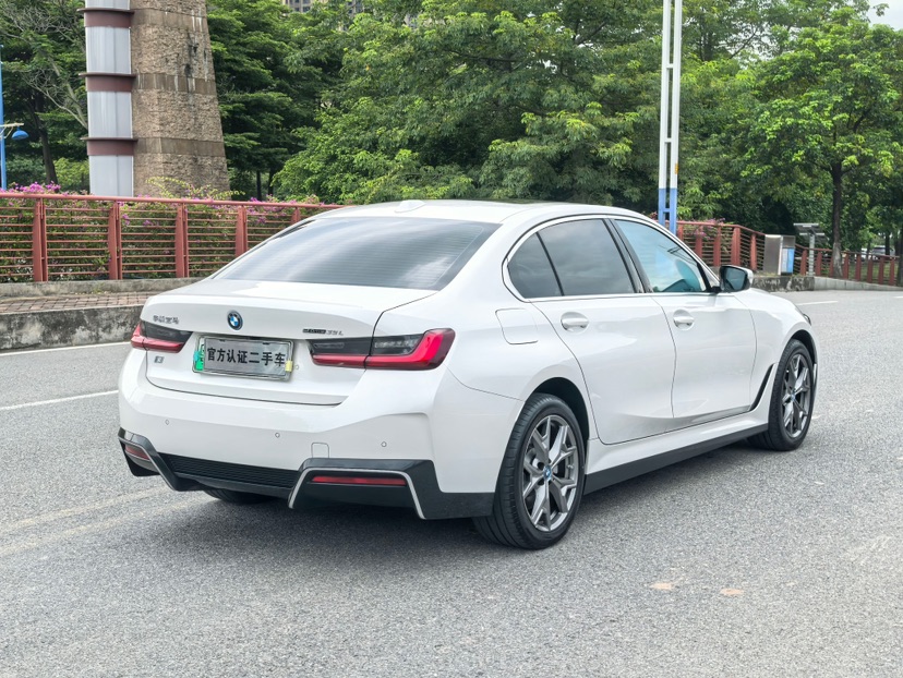 BMW i3 2023 car image #8