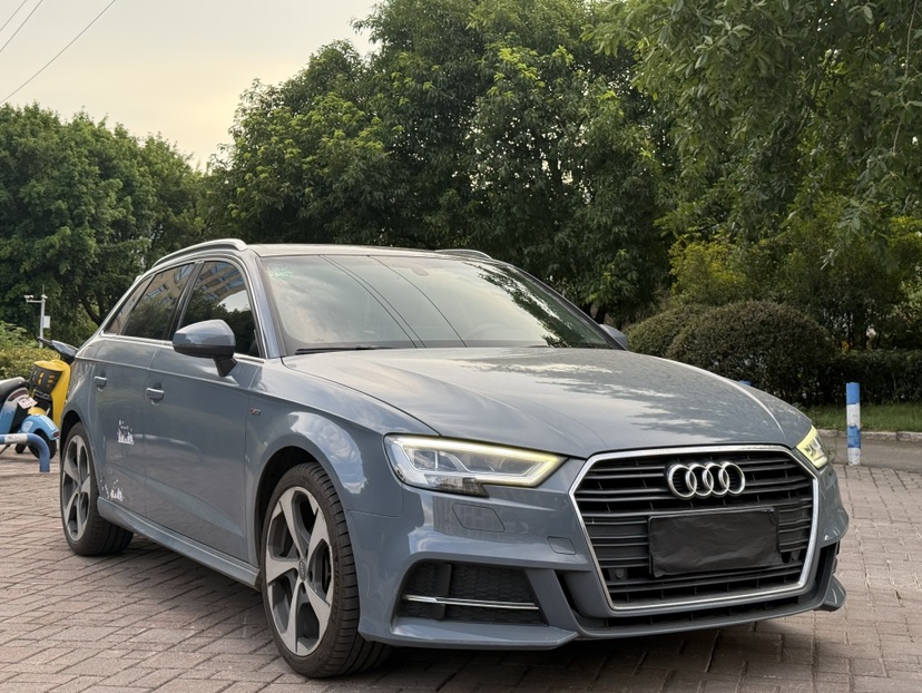 Audi A3 2019 car image #3
