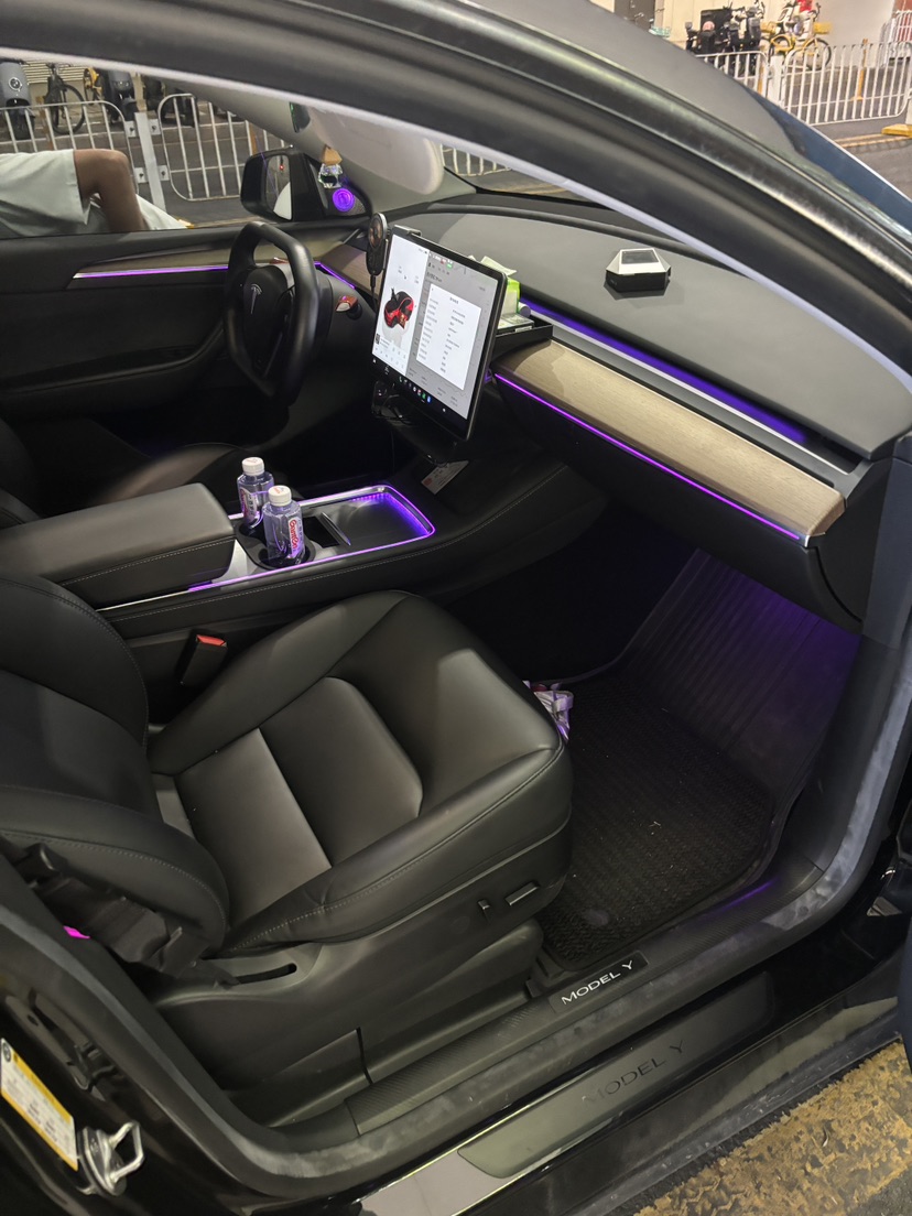 Tesla Model Y 2023 car image #5
