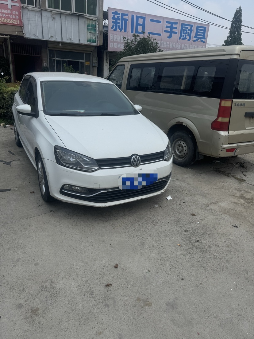 Volkswagen Polo 2016 car image 
