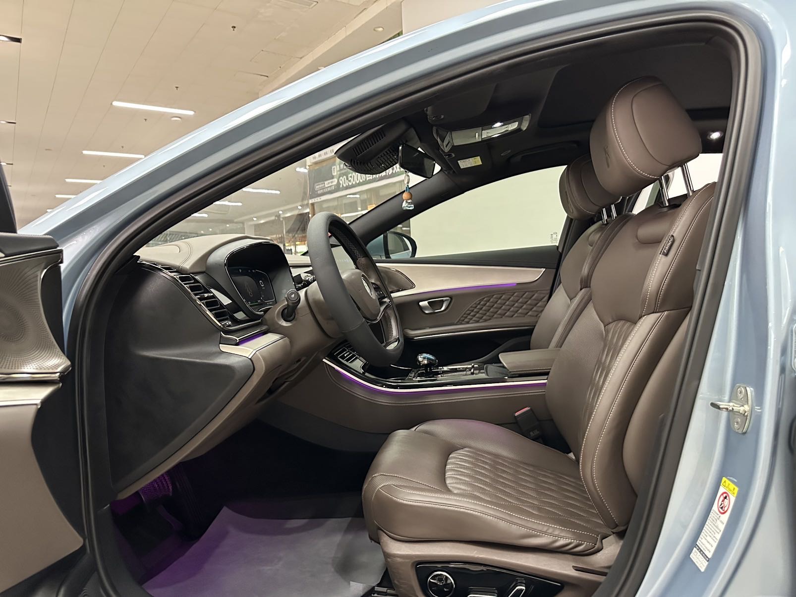 BYD Han 2023 immagine di auto #12