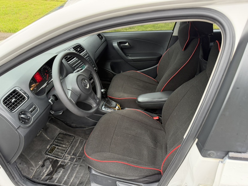 Volkswagen Polo 2013 car image #7