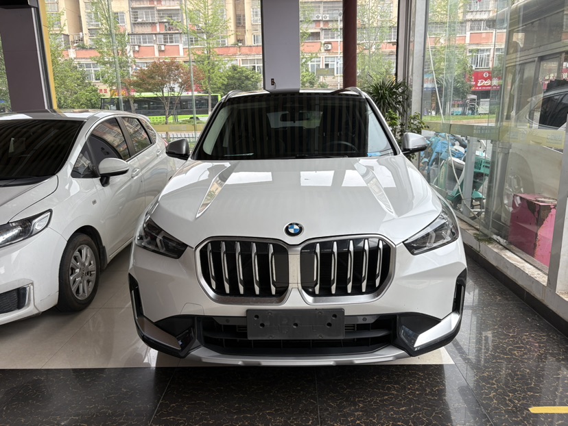 BMW X1 2024 car image #2