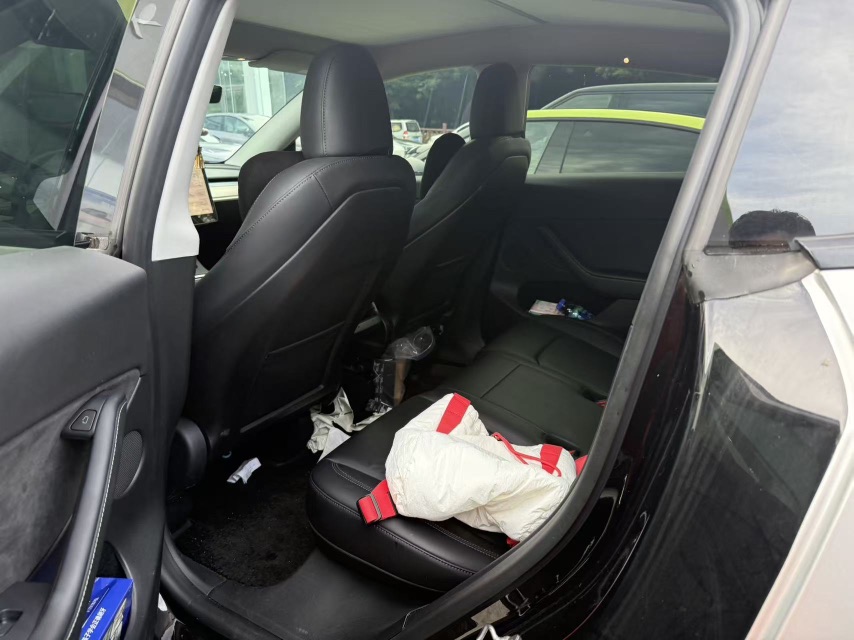 Tesla Model Y 2022 #4 Tesla Model Y 2022 car image #4
