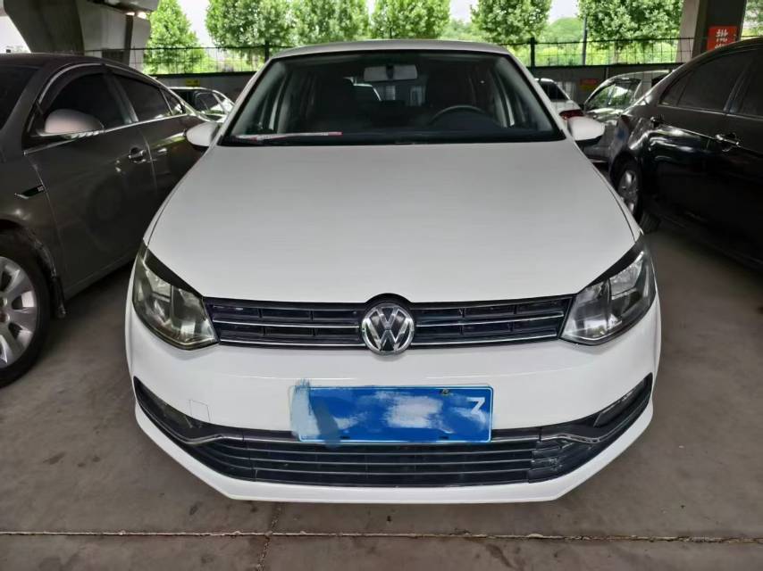 Volkswagen Polo 2016 car image #2