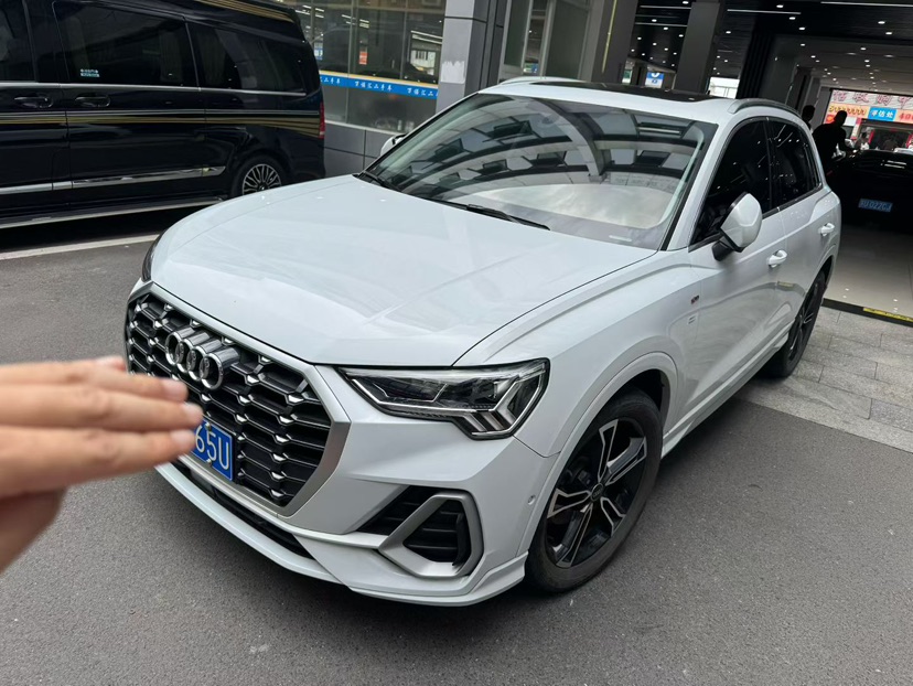 Audi Q3 2023 car image 