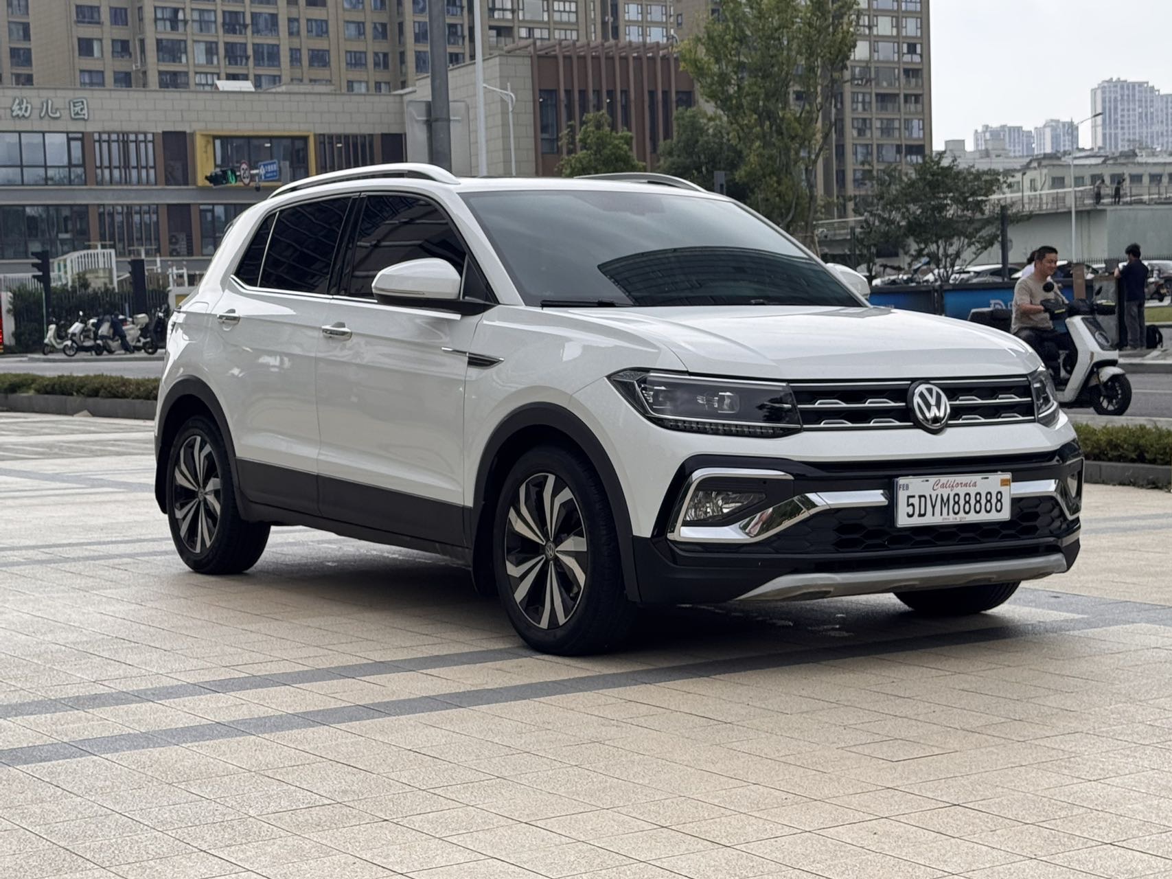 Volkswagen T-Cross 2019 Volkswagen T-Cross 2019 car image