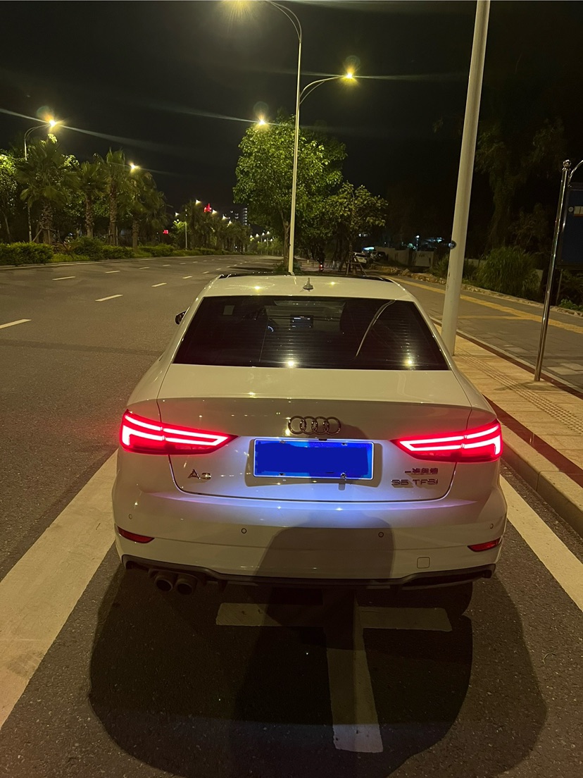Audi A3 2018 car image #6
