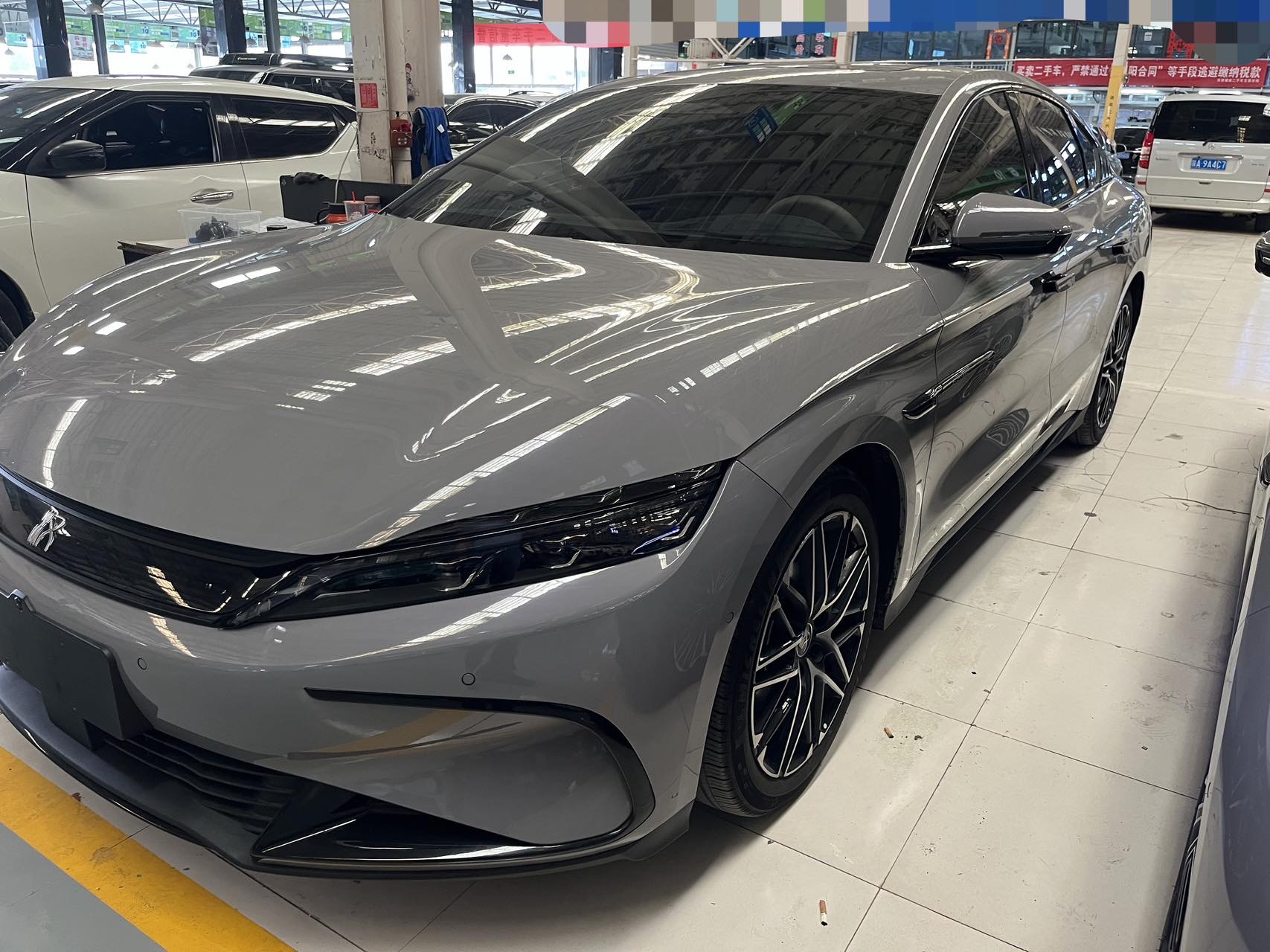 BYD Han 2025 car image #2