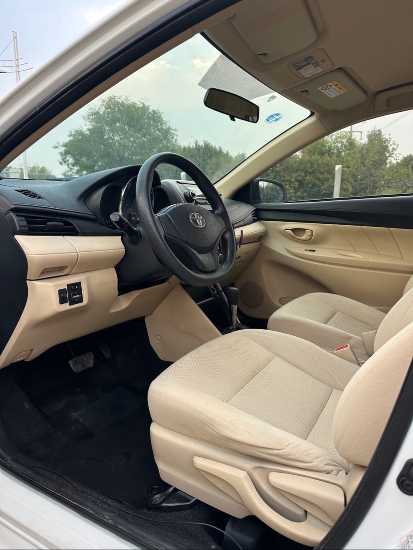 2019 car image #8