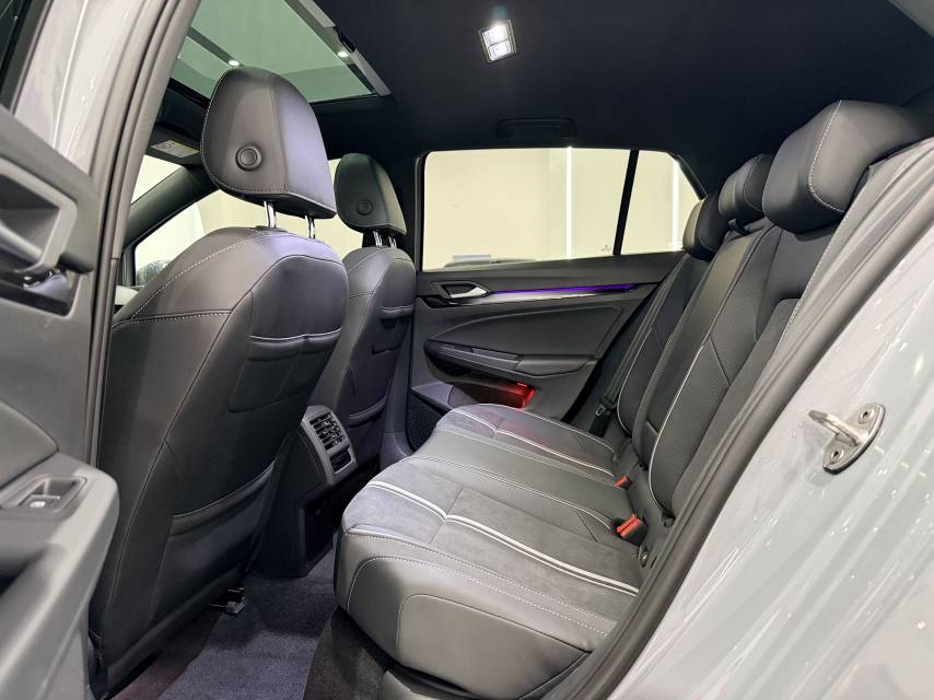 Volkswagen Golf 2022 car image #8