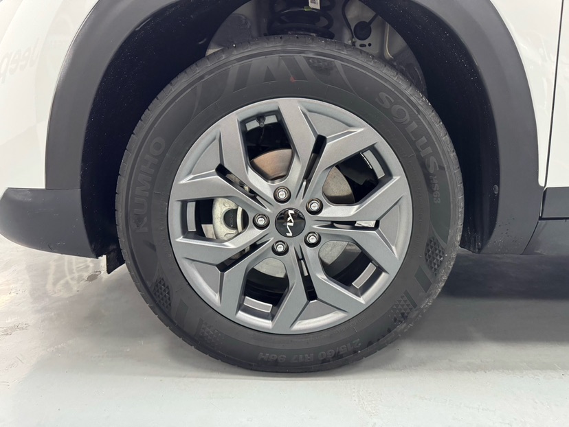 Kia Seltos 2024 car image #19