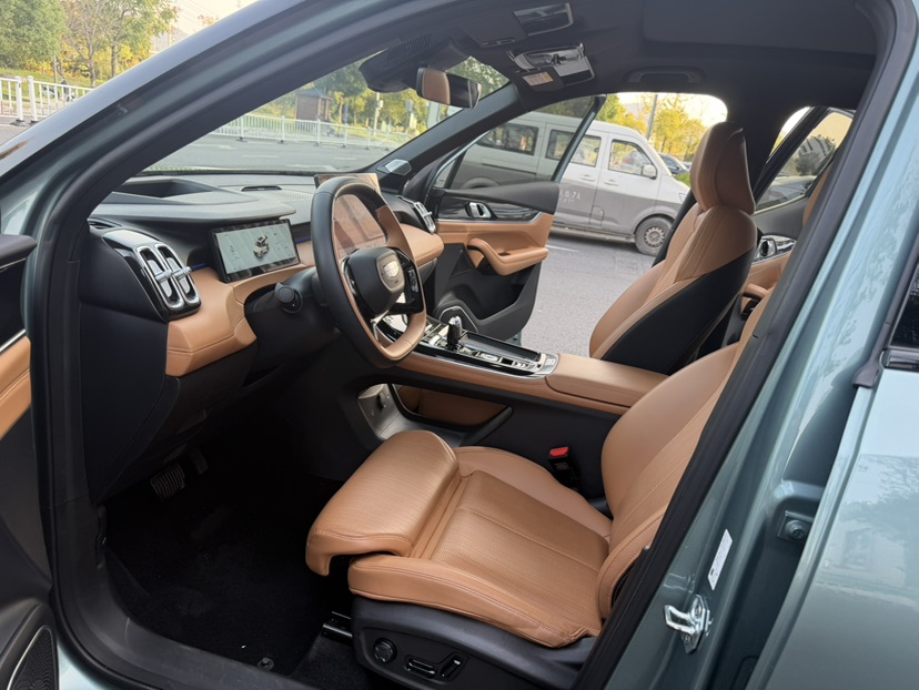 GEELY Boyue L 2025 immagine di auto #8