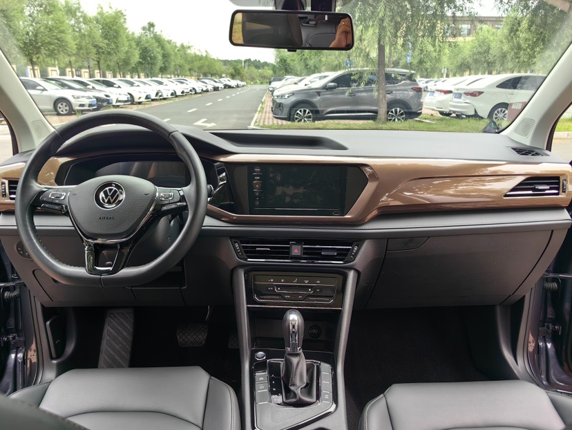 Volkswagen Tharu 2023 car image #7