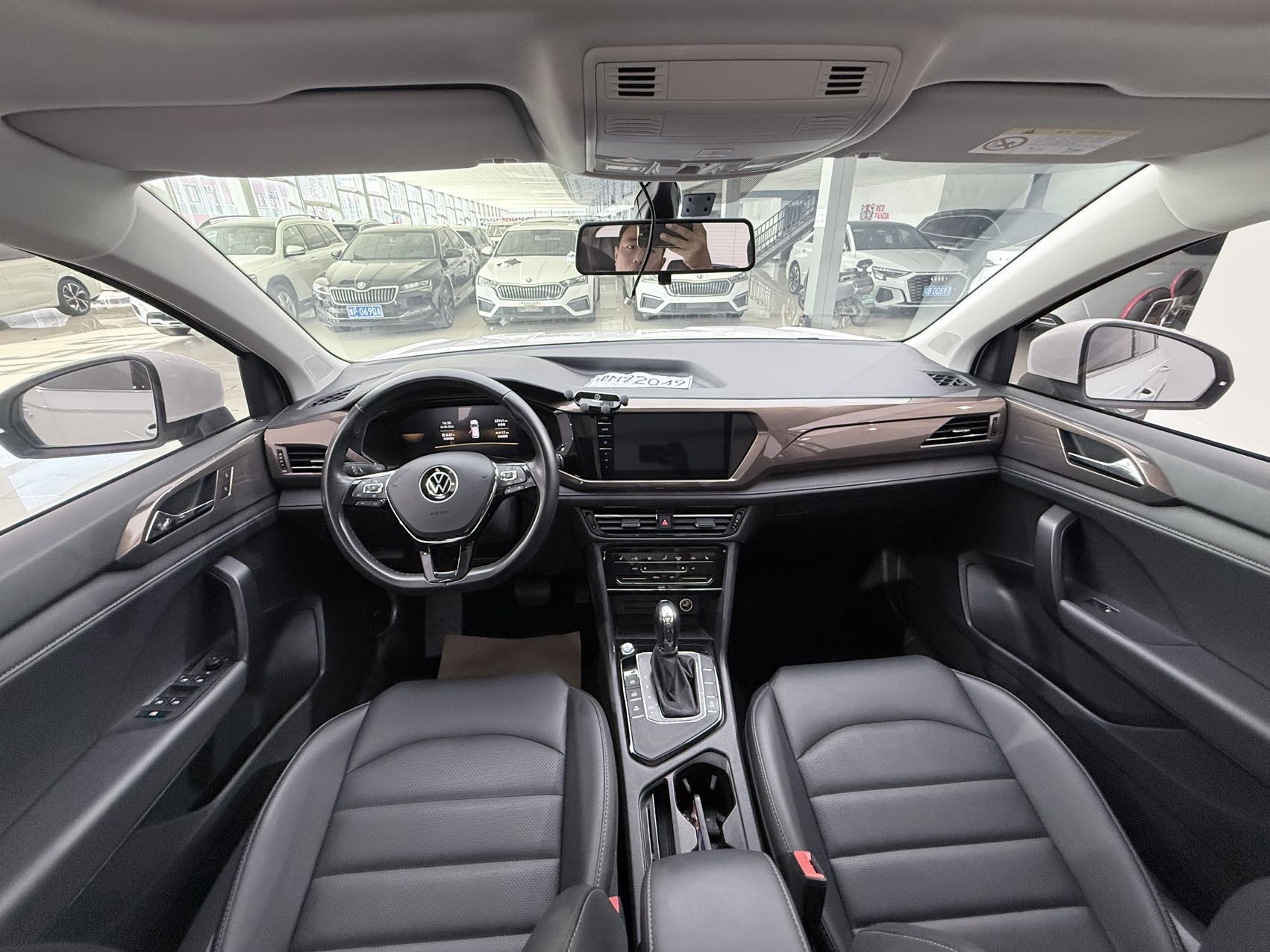 Volkswagen Tharu 2022 car image #9