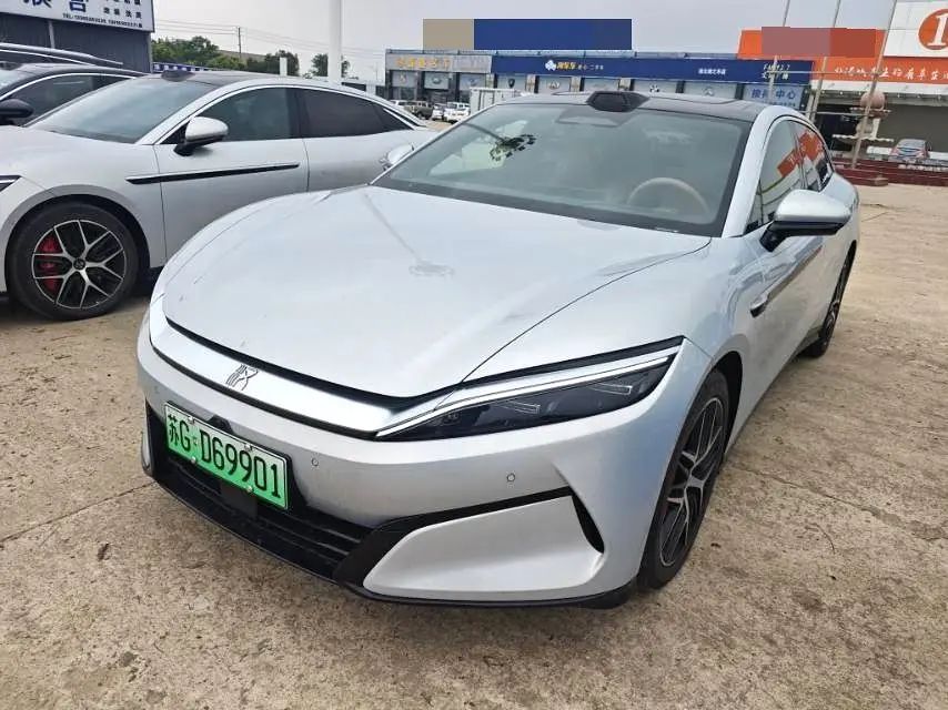 BYD HanL 2025 BYD HanL 2025 صورة سيارة