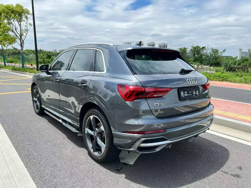 Audi Q3 2022 car image #7