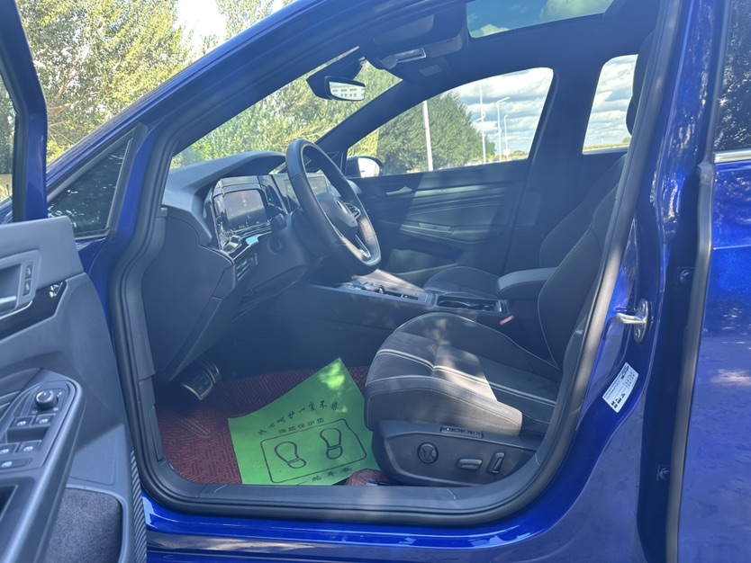 Volkswagen Golf 2022 car image #10