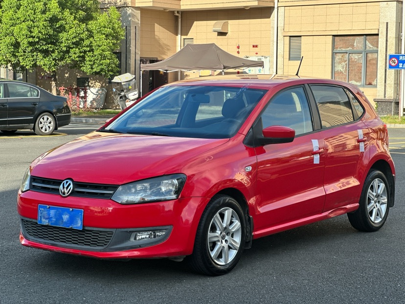 Volkswagen Polo 2014 Volkswagen Polo 2014 car image