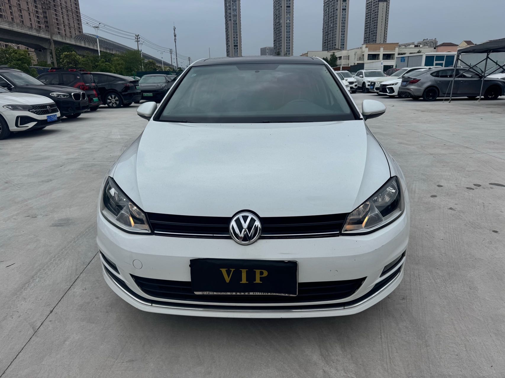 Volkswagen Golf 2016 car image #2