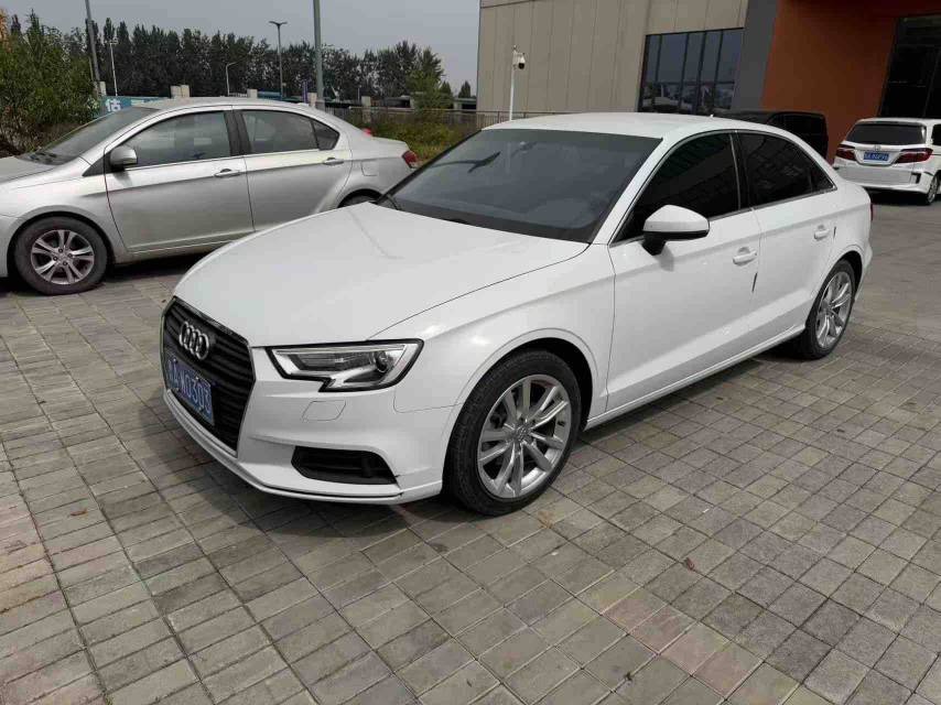Audi A3 2018 car image 